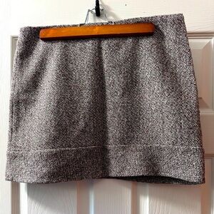 Light Skirt Size 6. Barely used